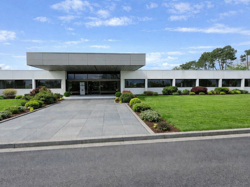 Location local d''activites 5266 m² non divisibles