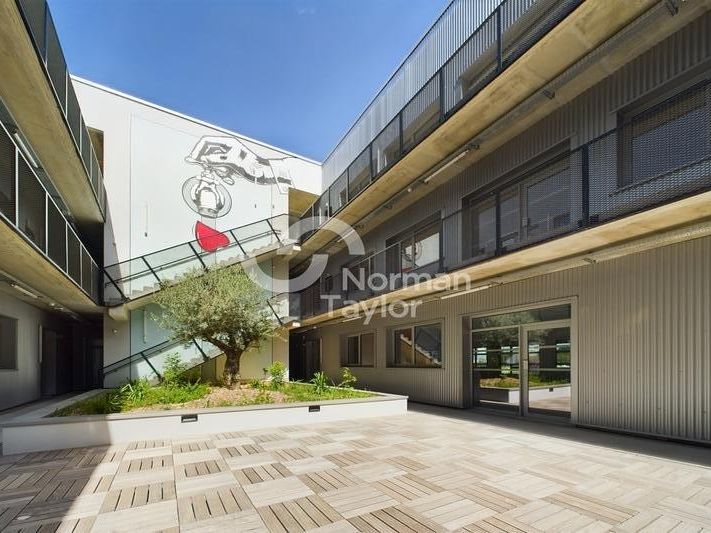 Location bureau - 177 m²