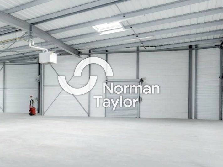 Vente local d''activites 757.32 m² divisibles à partir de 246.24 m²