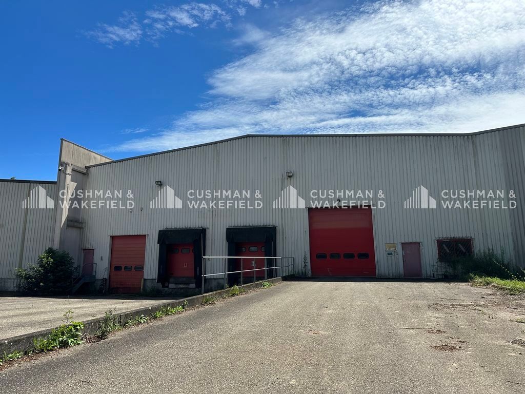 Location entrepôt 7122 m² non divisibles