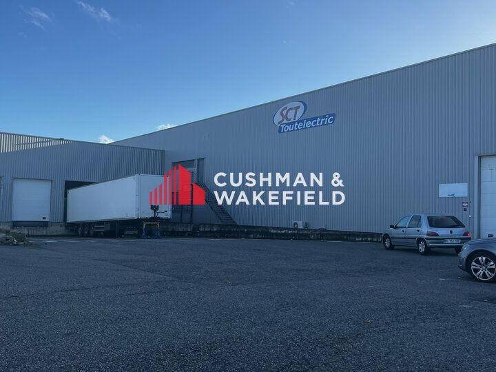 Location entrepot 4340 m² non divisibles