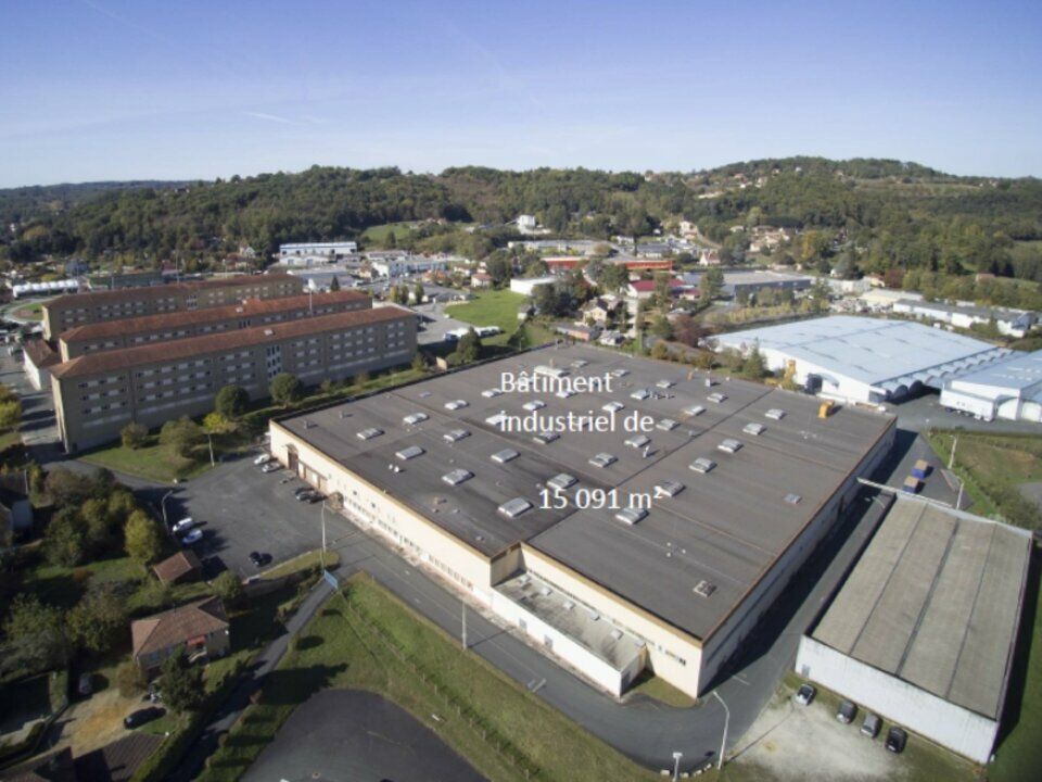 Vente local d''activites 15091 m² non divisibles