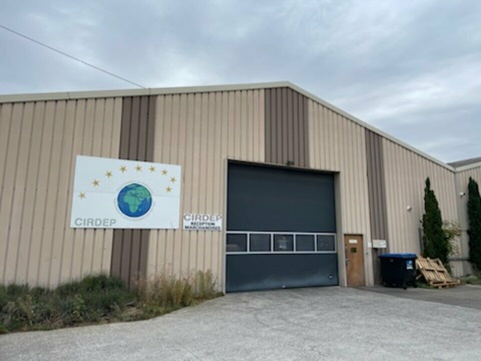 Location local d''activites 372 m² non divisibles