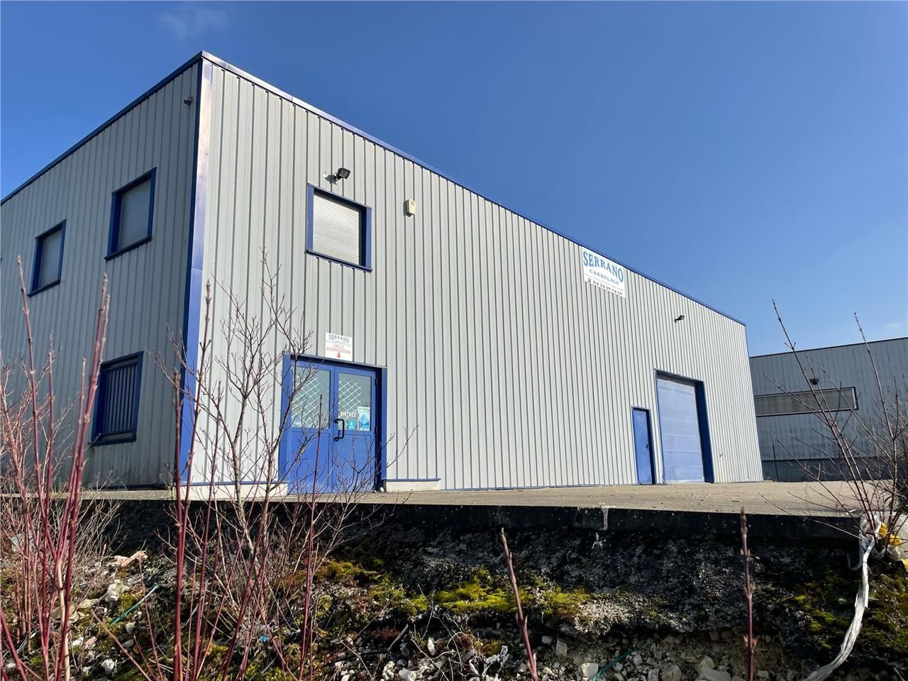 Location entrepots 330 m² non divisibles