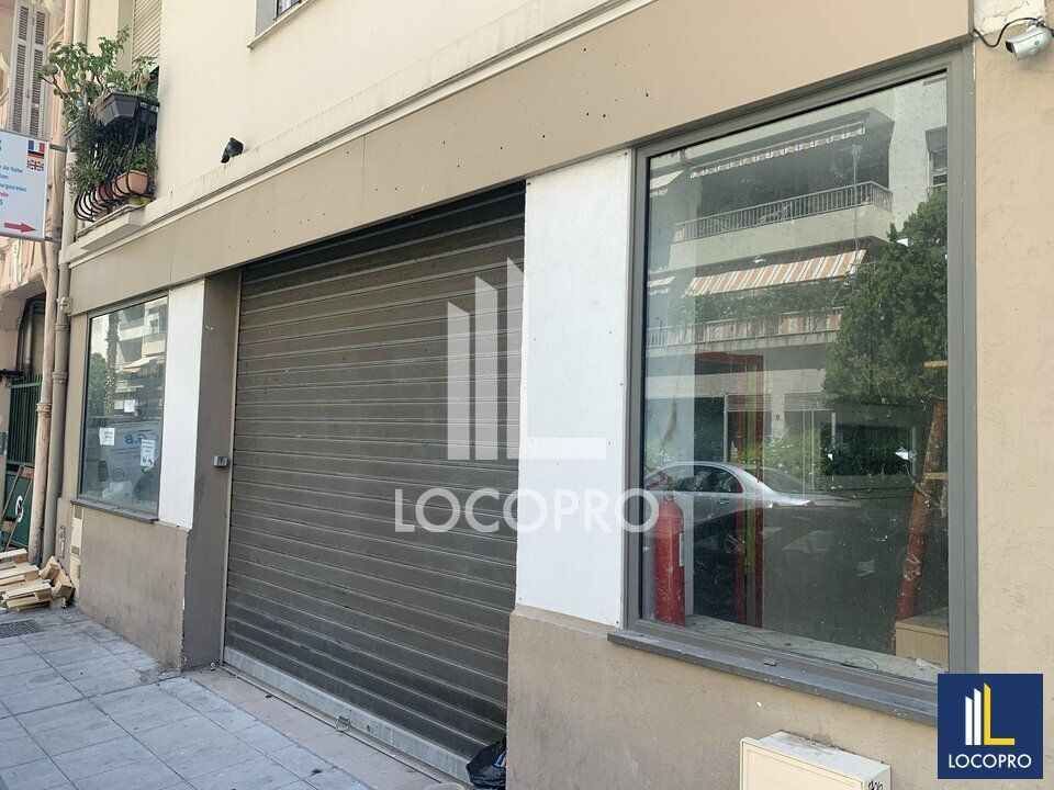 Vente local commercial 396 m² non divisibles