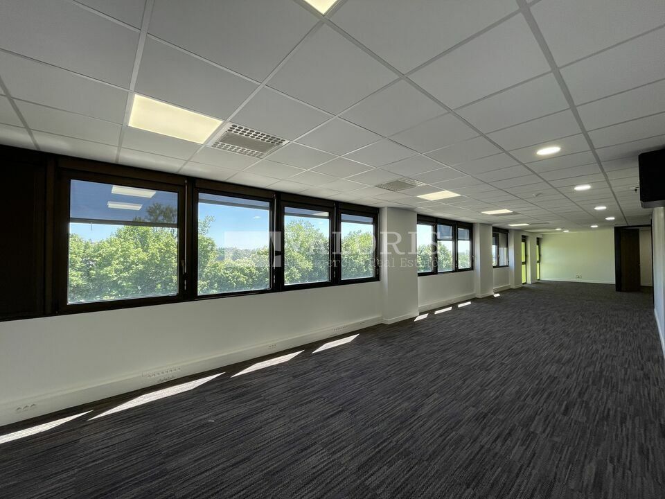 Excellent rapport qualité/prix sur la TECHLID. Nombreux espaces extérieurs attenants disponibles, à visiter dès que possible !