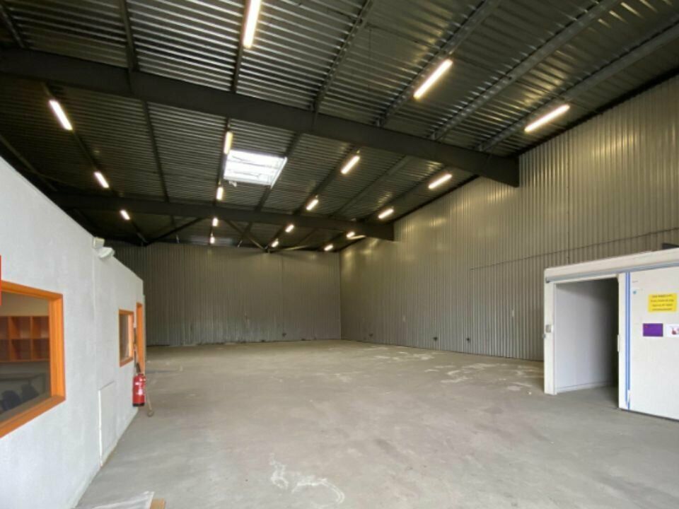 Location entrepot 500 m² non divisibles