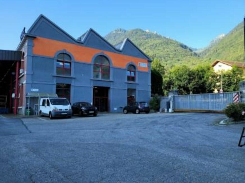 Vente entrepot 9762 m² non divisibles
