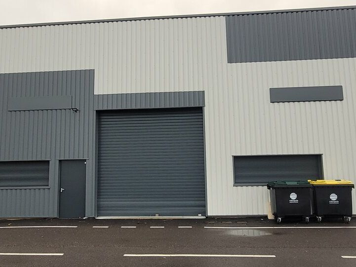 Location local d''activites 375 m² non divisibles
