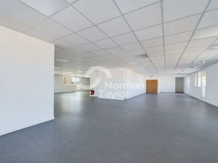 Location bureau Castelnau-le-Lez (34170) - 313 m²