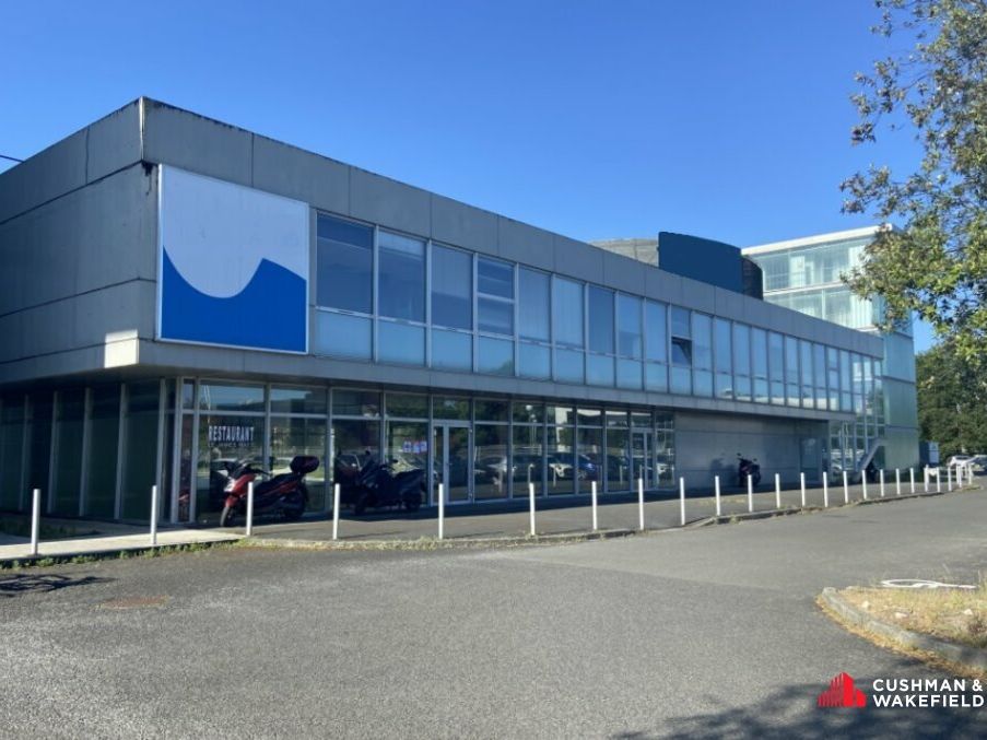 Location local commercial 510.76 m² non divisibles