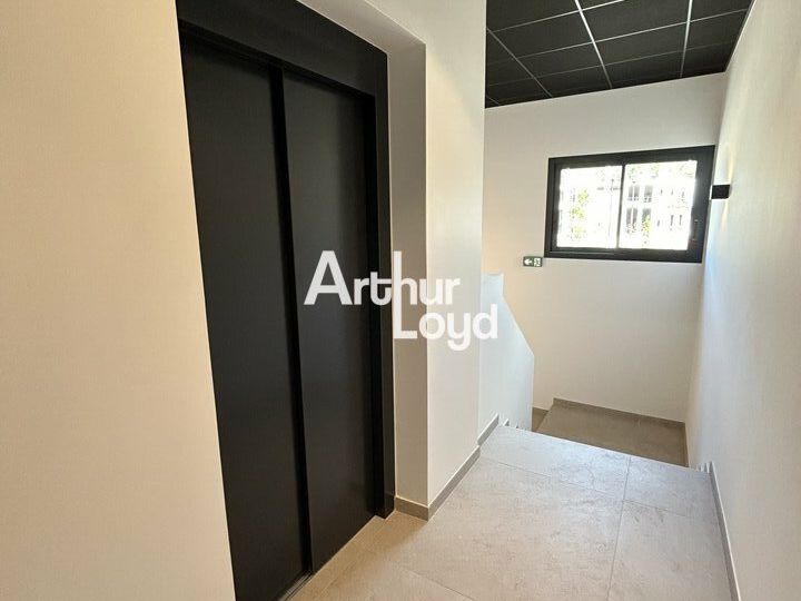 Bureaux neufs 145 m² à louer Le Muy