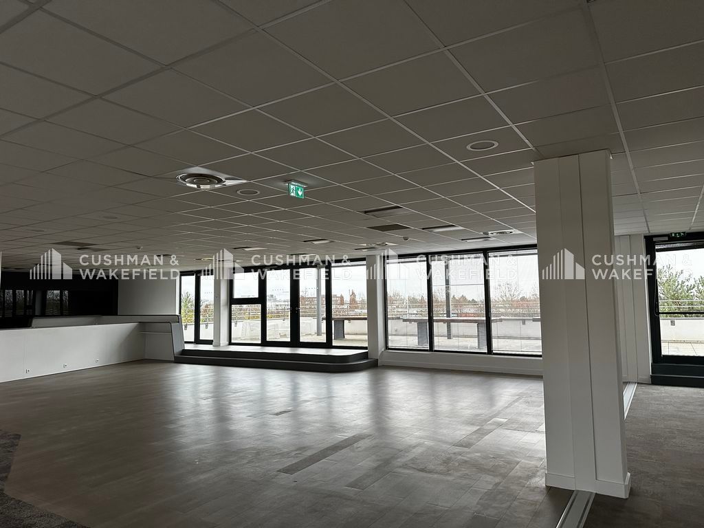 Location bureaux 561 m² non divisibles