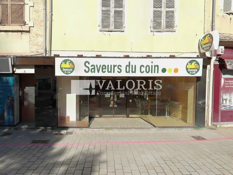 Valoris Real Estate vous propose un local commercial à vendre de 427 m² à Bourg en Bresse. 