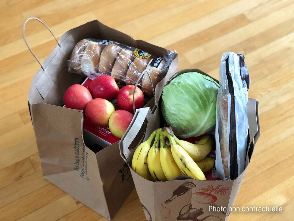 VALORIS REAL ESTATE vous propose un local commercial idéalement situé au coeur de la rue Nationale à Villefranche/Saône