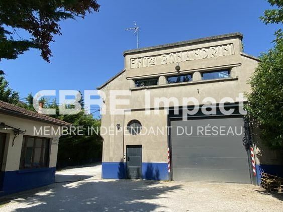 Location bureaux 300 m² non divisibles