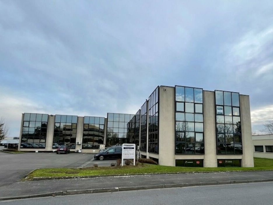 Location bureaux 233.44 m² non divisibles