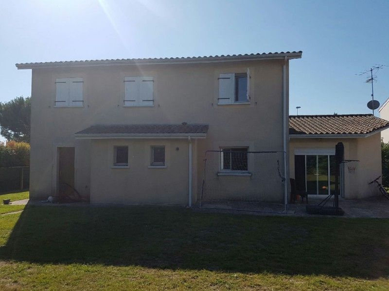 157 m² dispo à Le haillan