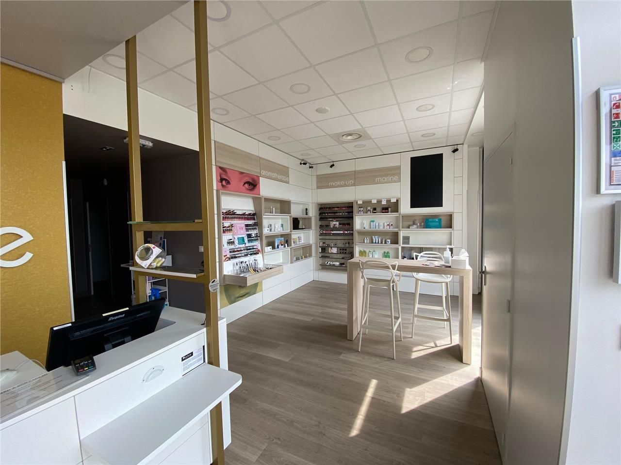 Location local commercial 120 m² à Eysines