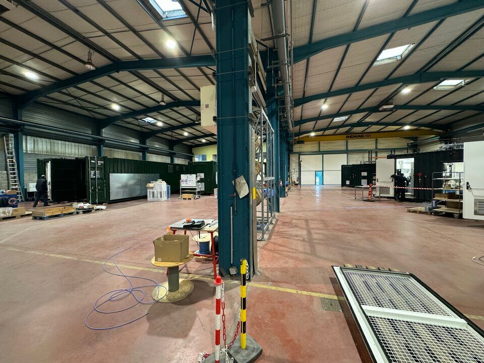 Location local d''activites 5630 m² divisibles à partir de 2200 m²