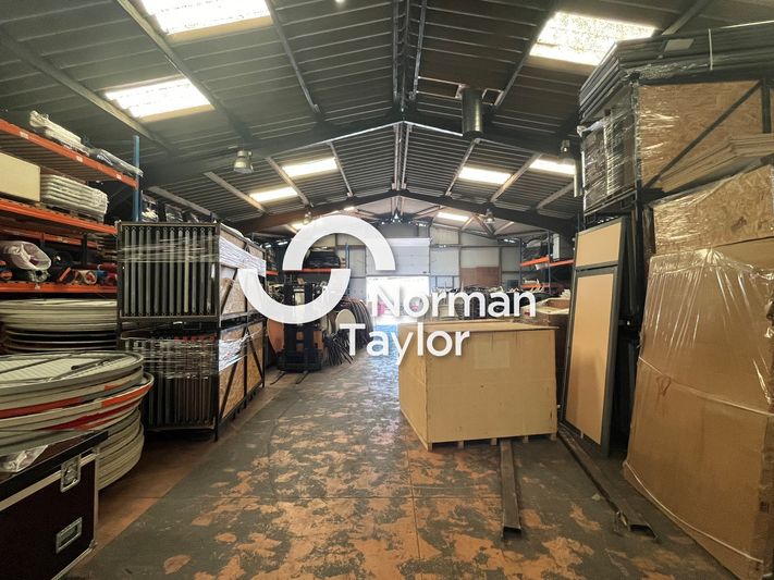 Location local d''activites 650 m² non divisibles