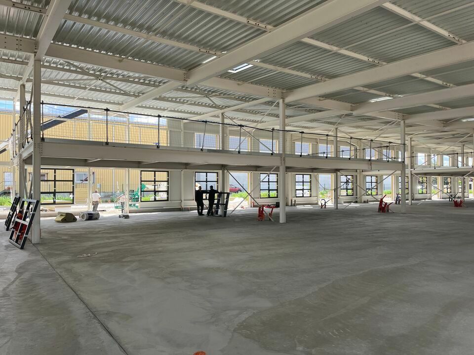 Location local d''activites 720 m² divisibles à partir de 360 m²