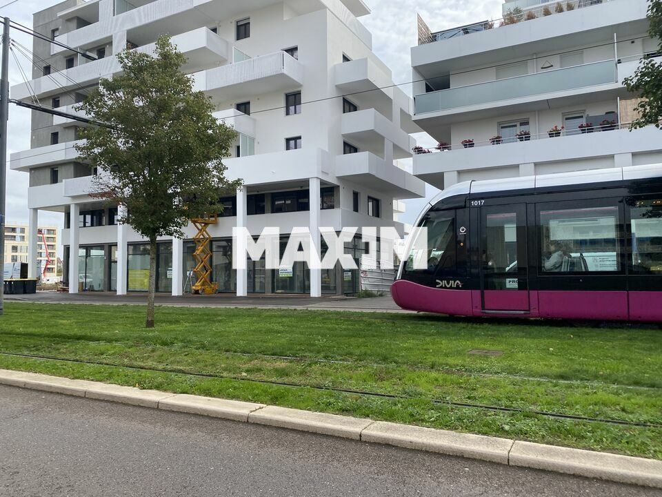 Location local commercial 167.5 m² divisibles à partir de 67.5 m²