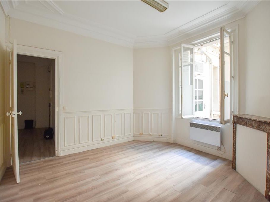 Vente local commercial 44 m² non divisibles