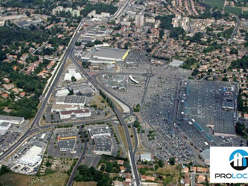 Vente local commercial 1200 m² non divisibles