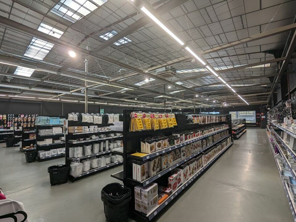 Location local commercial 540 m² non divisibles