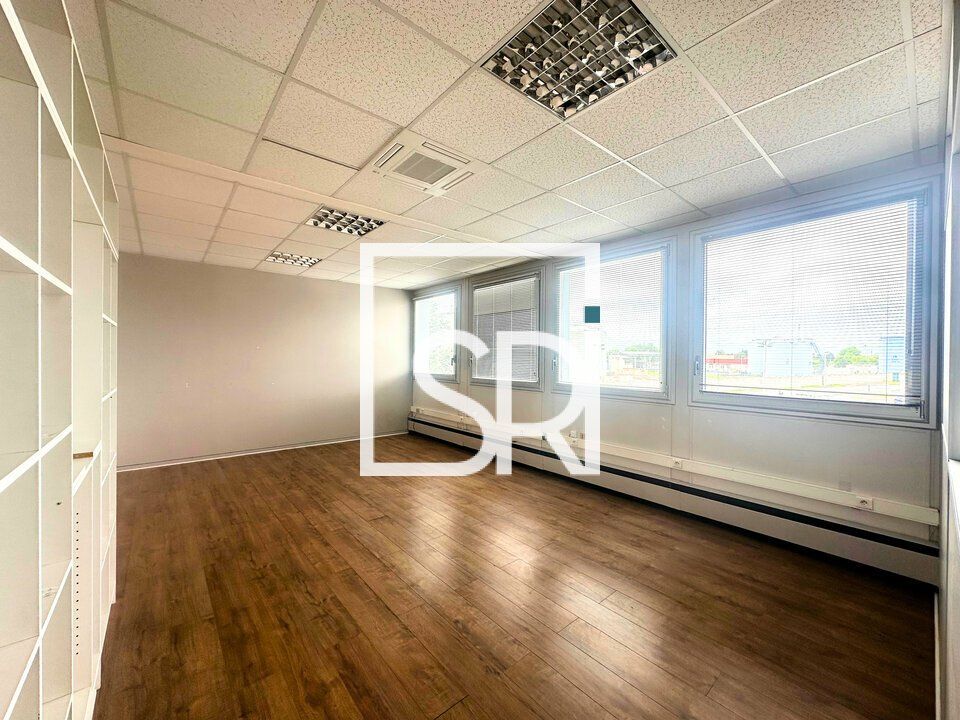 LOCATION BUREAUX - 74 M² DIVISIBLES A PARTIR DE 26 M² - 63800 COURNON D'AUVERGNE