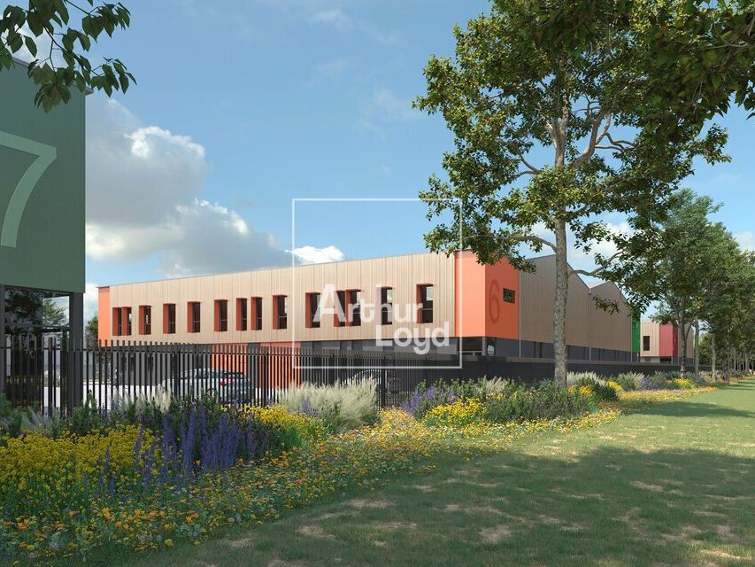 Vente local d''activites 3488 m² divisibles à partir de 519 m²