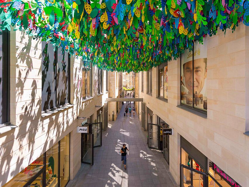 Location local commercial 410.98 m² non divisibles