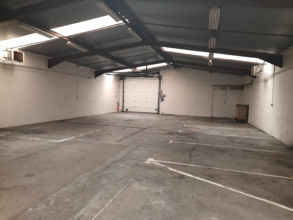 Location local d''activites 271 m² non divisibles