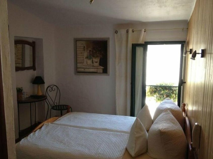 UNIQUE ! HOTEL RESTAURANT LOCATION PURE