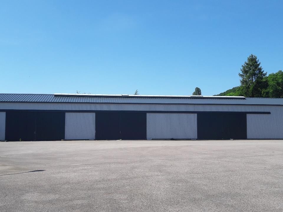 Location local d''activites 1100 m² non divisibles