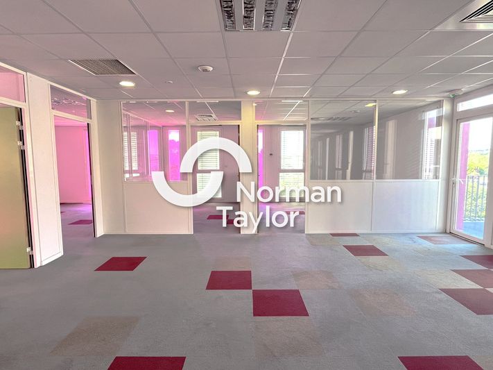 Location bureaux 211 m² non divisibles