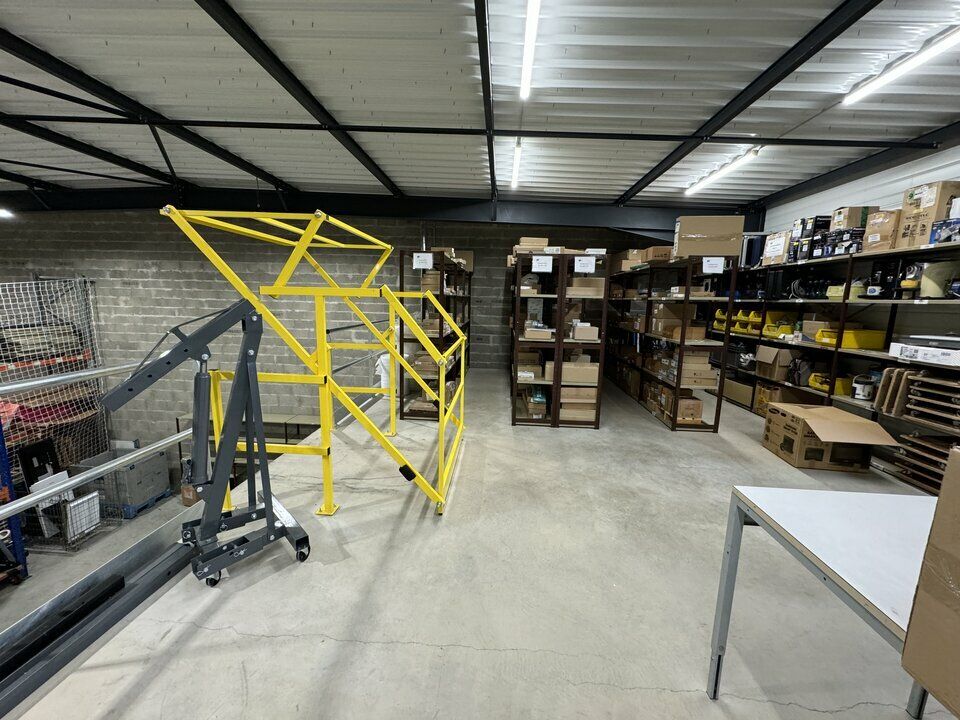 CHAMBRAY LES TOURS LOCAL ACTIVITE A LOUER A VENDRE 516 M²