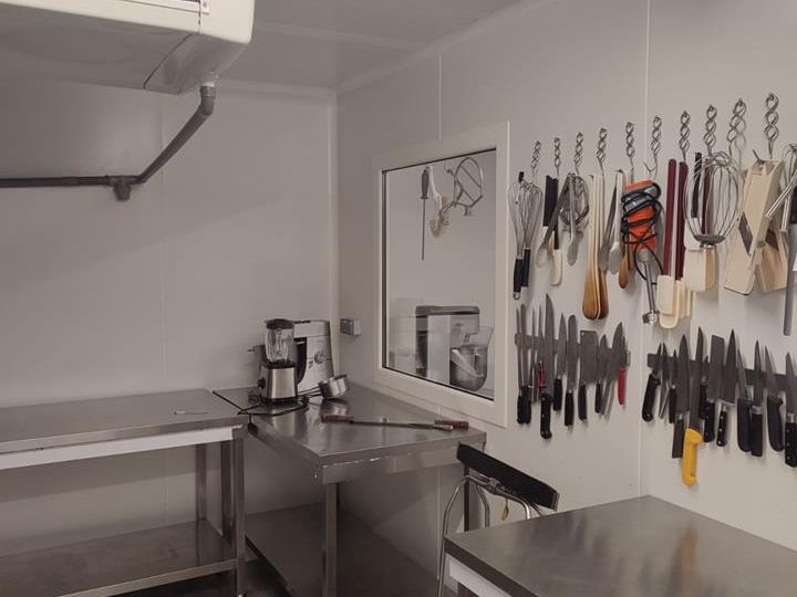 Pièce traiteur réfrigérée.5