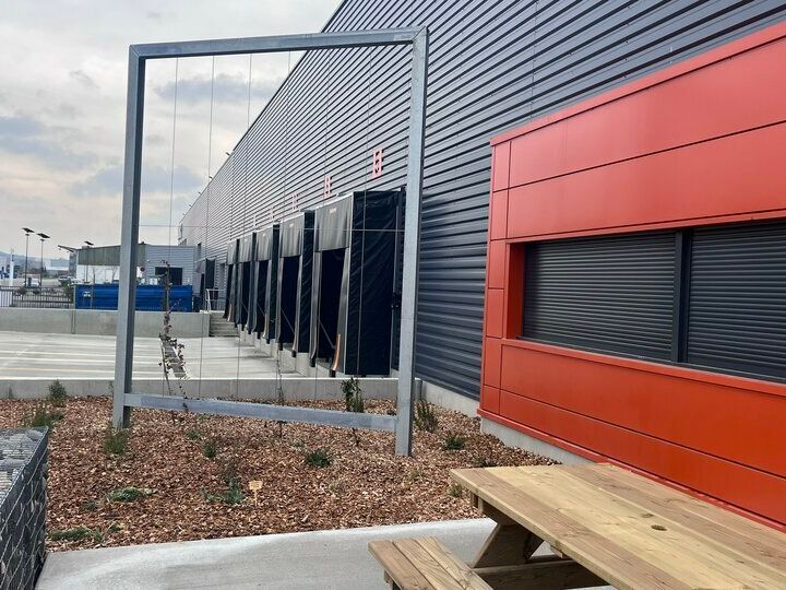 ENTREPÔTS LOGISTIQUE URBAINE A LOUER