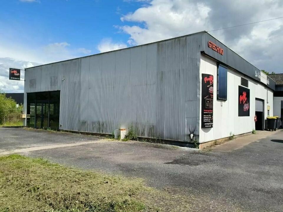 Location local d''activites 250 m² non divisibles