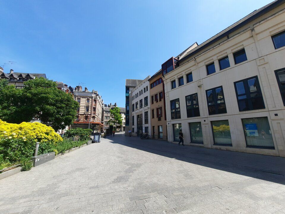 Location bureaux 1149.87 m² non divisibles