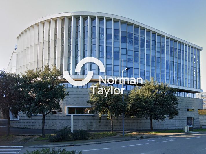 Location bureaux 2243.41 m² divisibles à partir de 464.13 m²