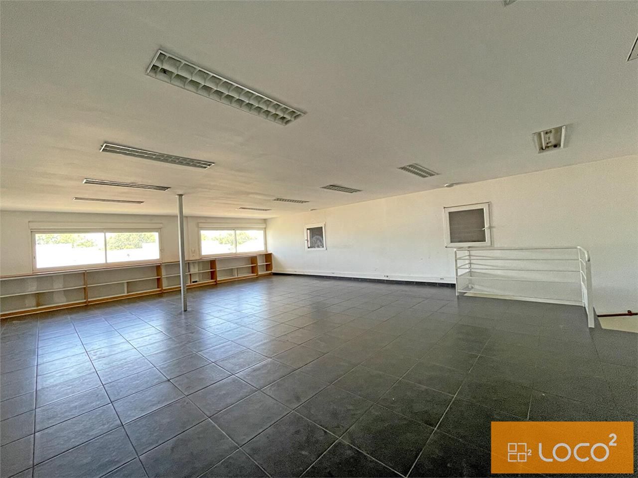 à louer local d'activité de 1775 m² à saint-alban