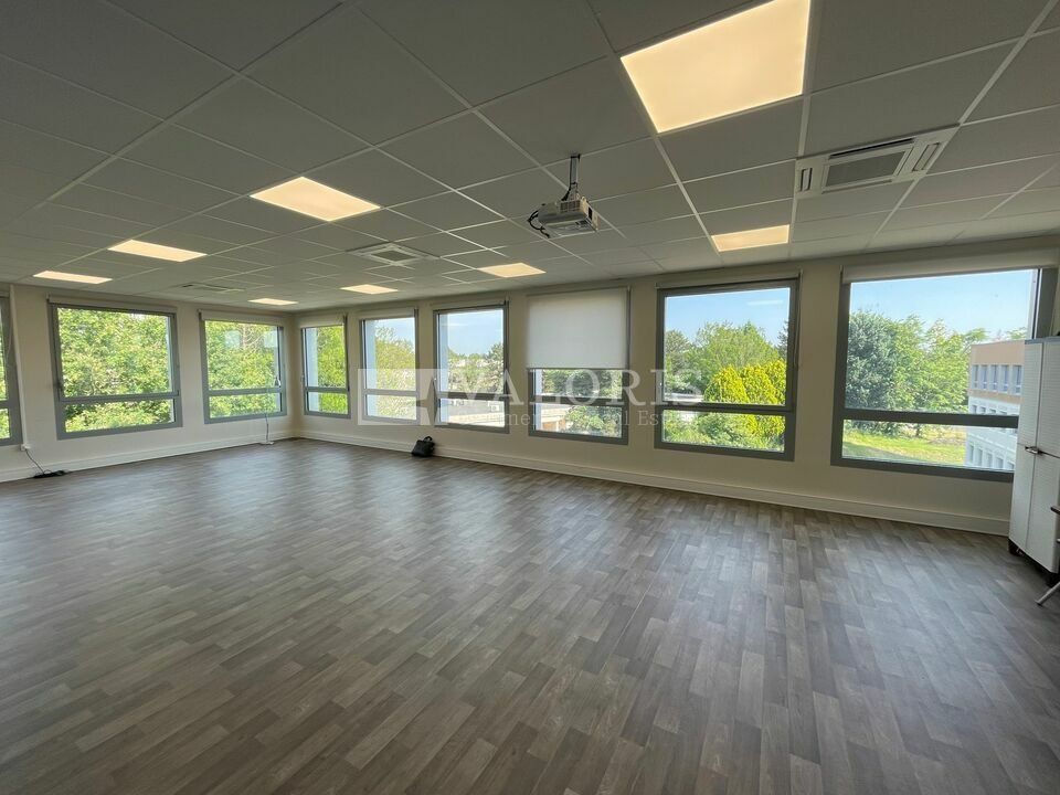 Location bureaux 170.45 m² non divisibles