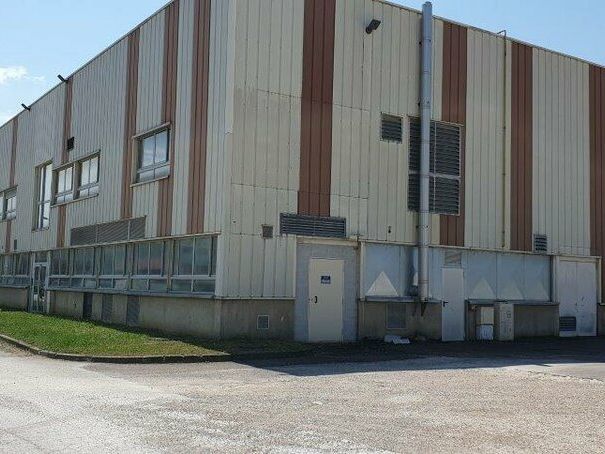 Location local d''activites 5476 m² non divisibles