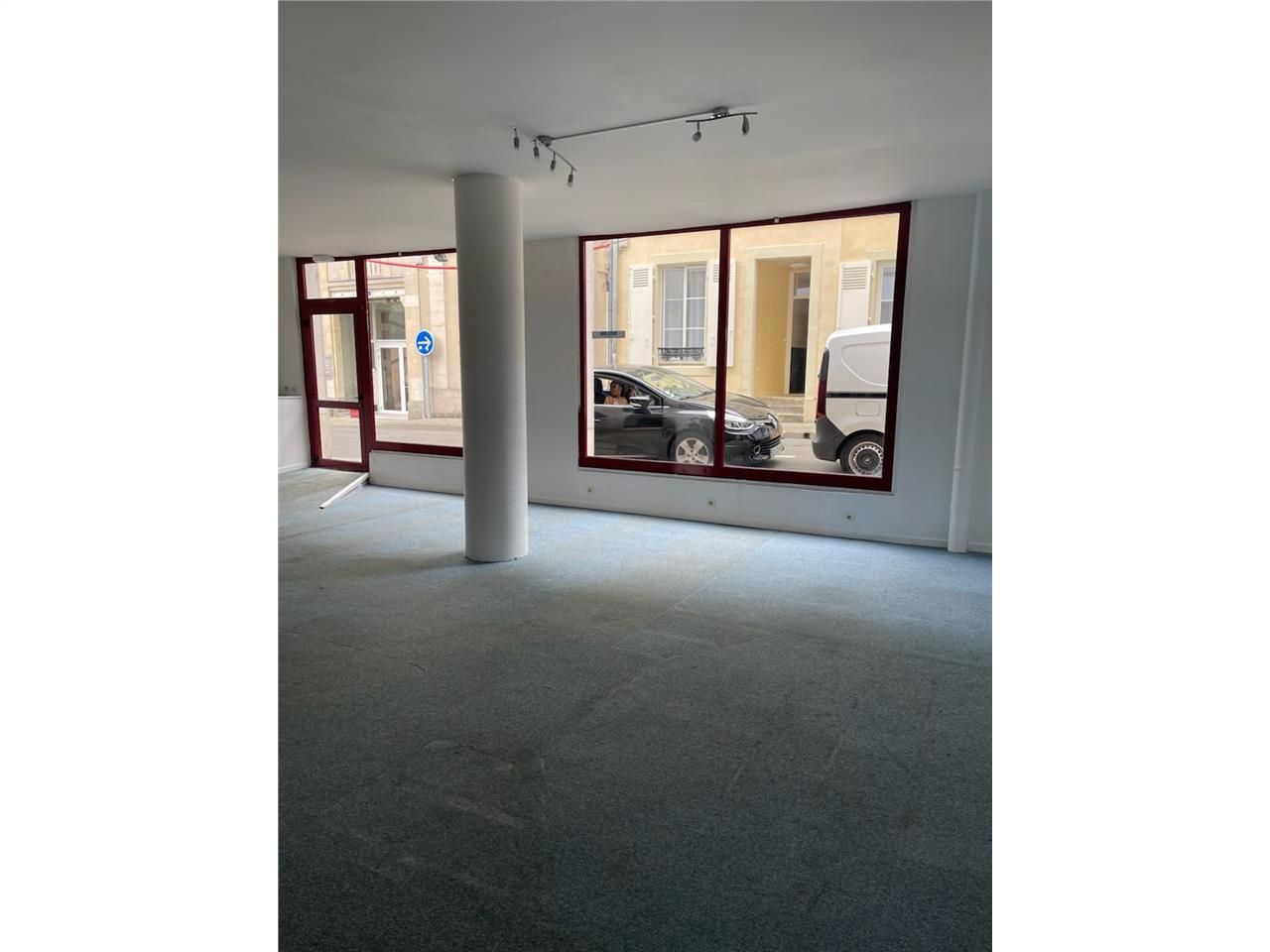 212 m² dispo à Le mans