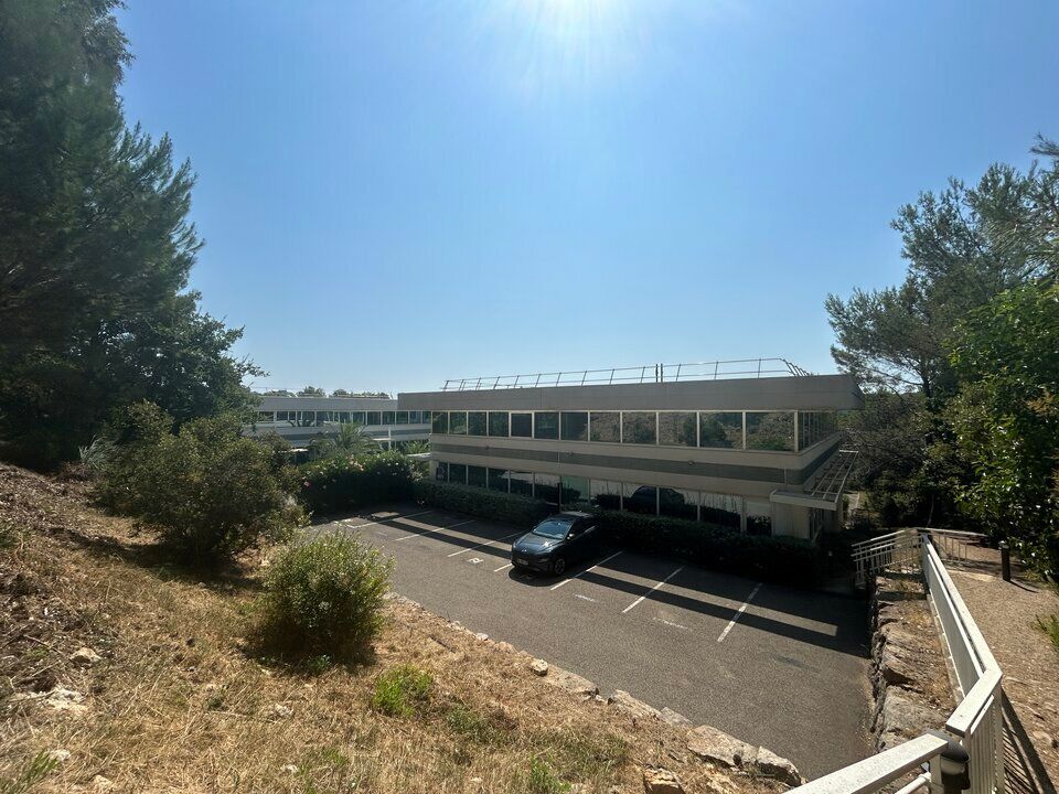 A LOUER - BUREAUX - 762 M2 - SOPHIA ANTIPOLIS