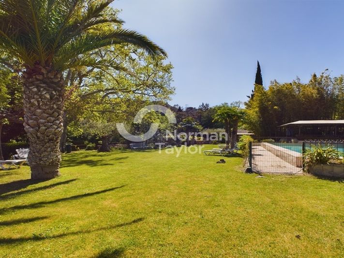 Hôtel-Restaurant de 650 m² à vendre - Villeneuvette (34)