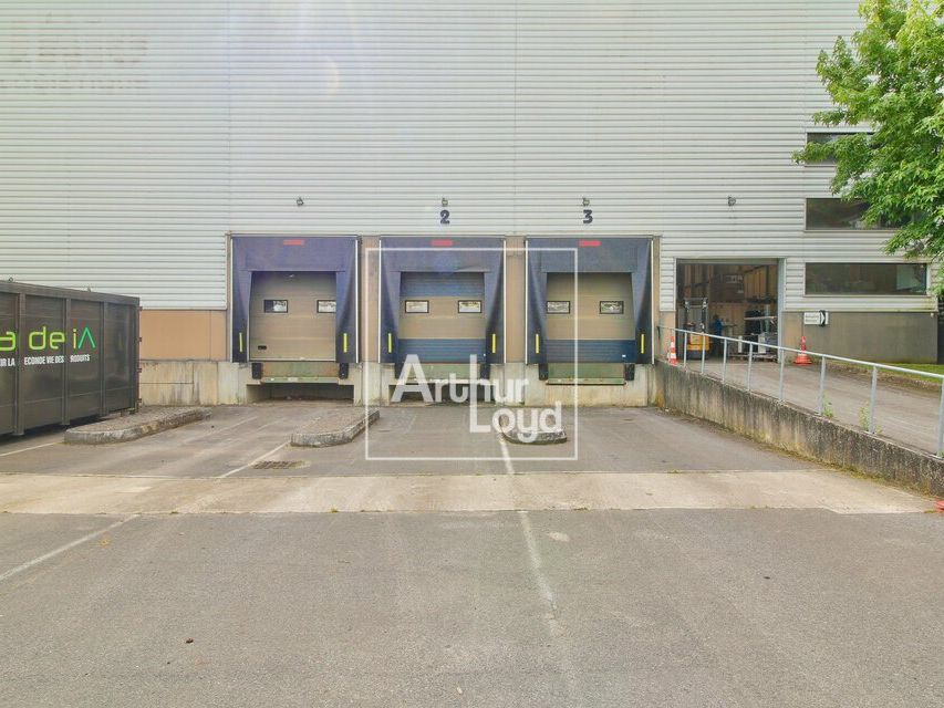 Location activité/entrepôt - 6734 m²
